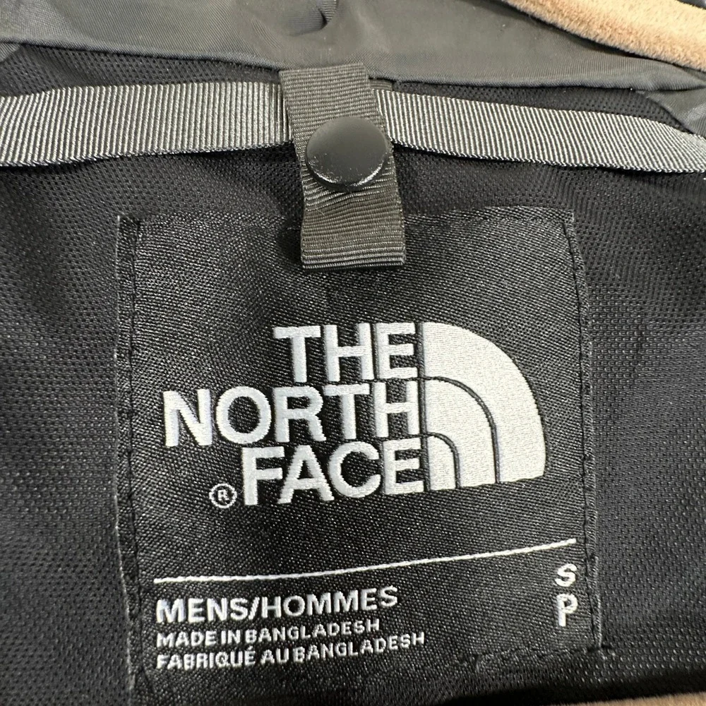 The North Face Chakal Insulated Jacket Mens Small DryVent Waterproof Zip Venting